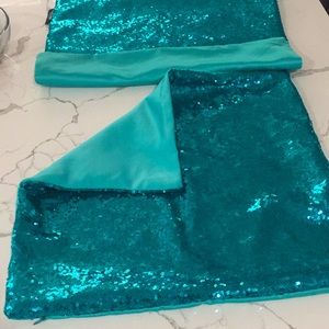 18 by 18 inches, Sequins Pillow Cover with Zipper